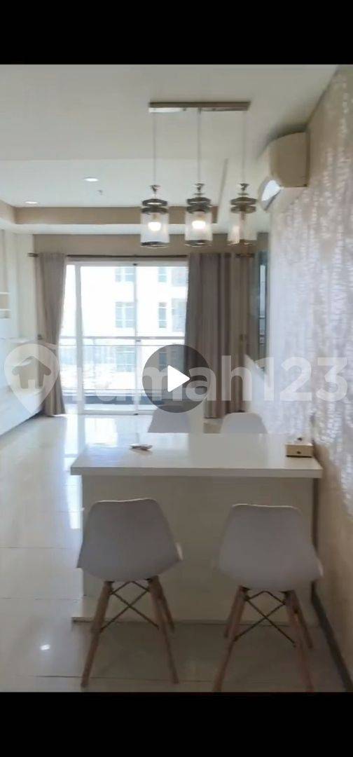Теңіз көрінісі және ыңғайлылықтары бар Greenbay Pluit кондоминиумындағы 2 бөлмелі пәтер