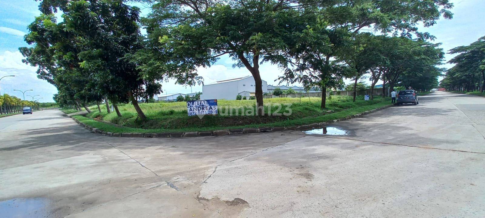 Ready-to-Build Plot in Secure Complex Near Gate