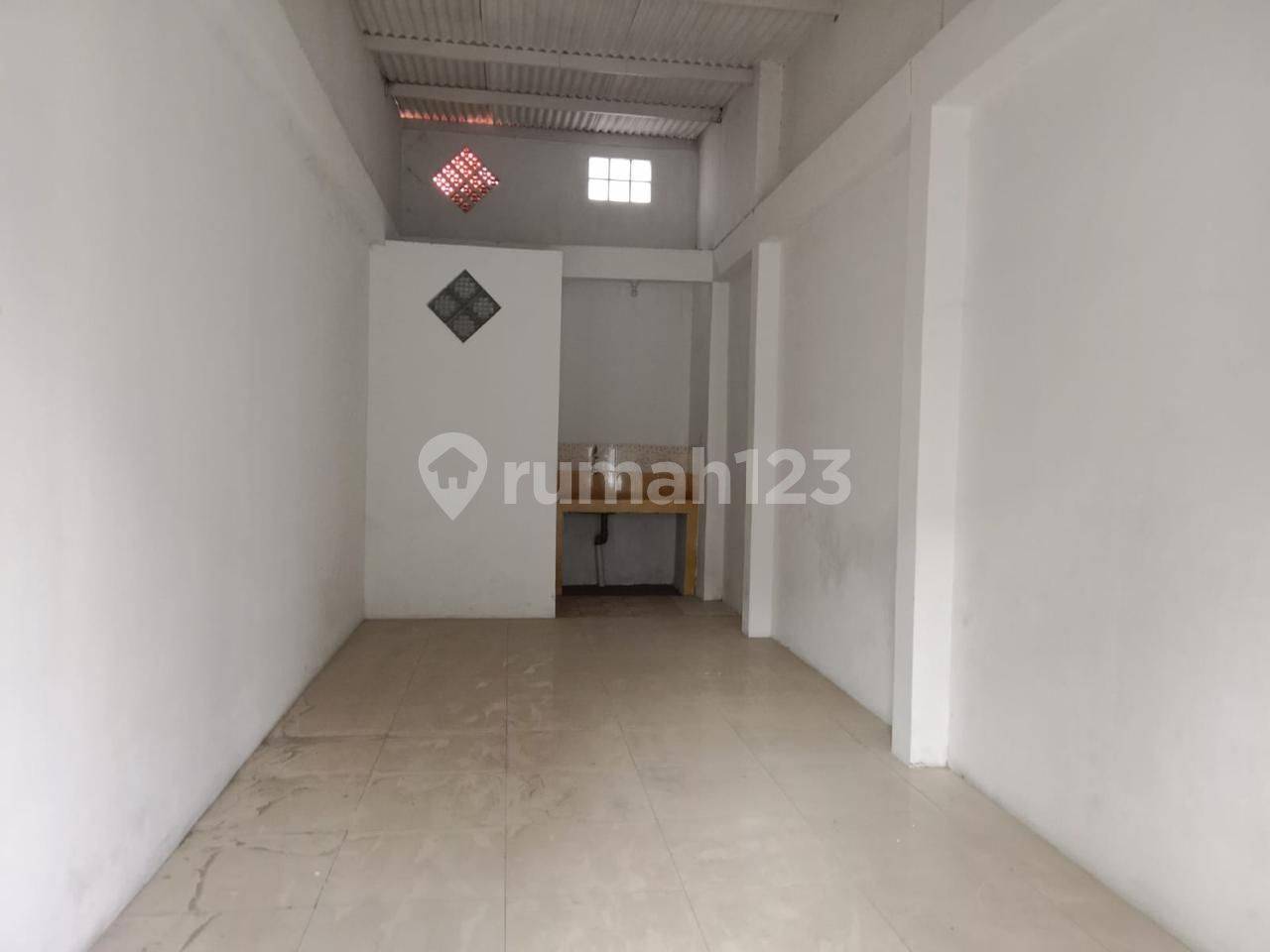 TKI House - Spacious Property with Multiple Rooms