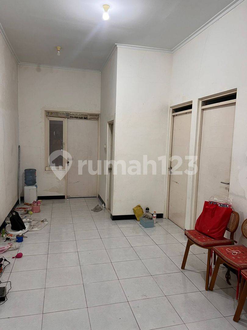 Well-Maintained Clean Ready to Move-In House in Taman Kopo Indah 3