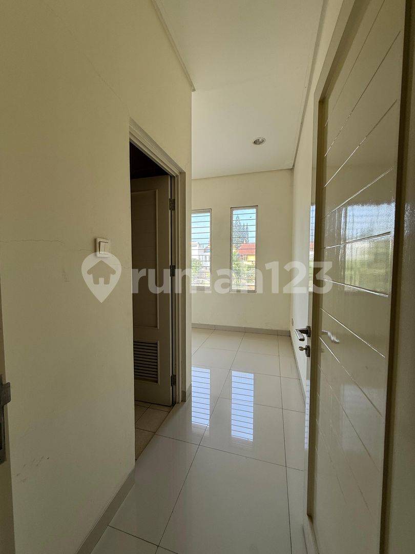 For Rent 5-Bedroom House In Residence One Very Cheap