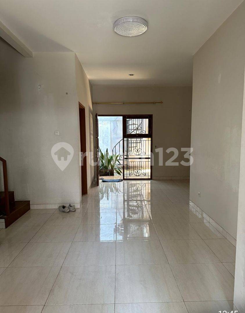 Modern 2-Story House with 4 Bedrooms in Jakarta