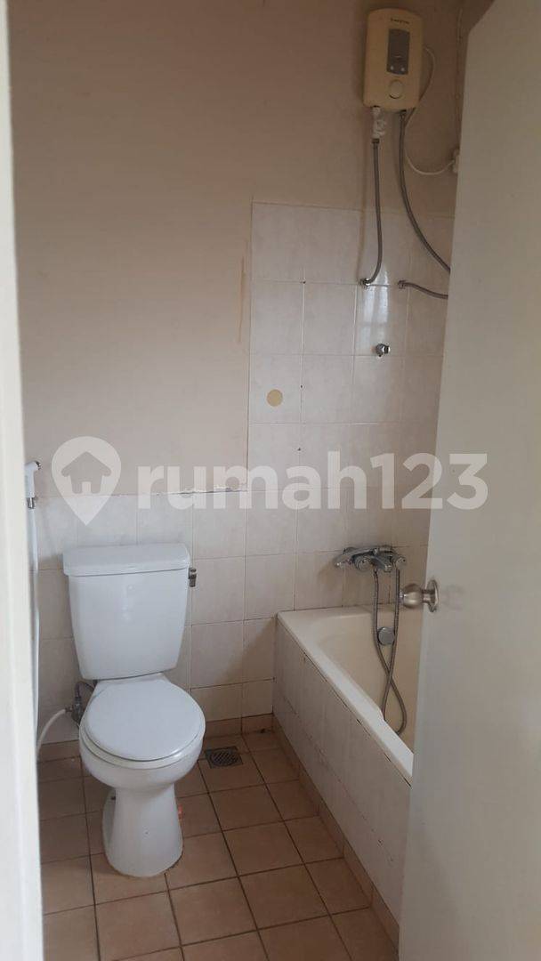 2-Story Townhouse in Taman Paris Cluster, Lippo Karawaci Utara