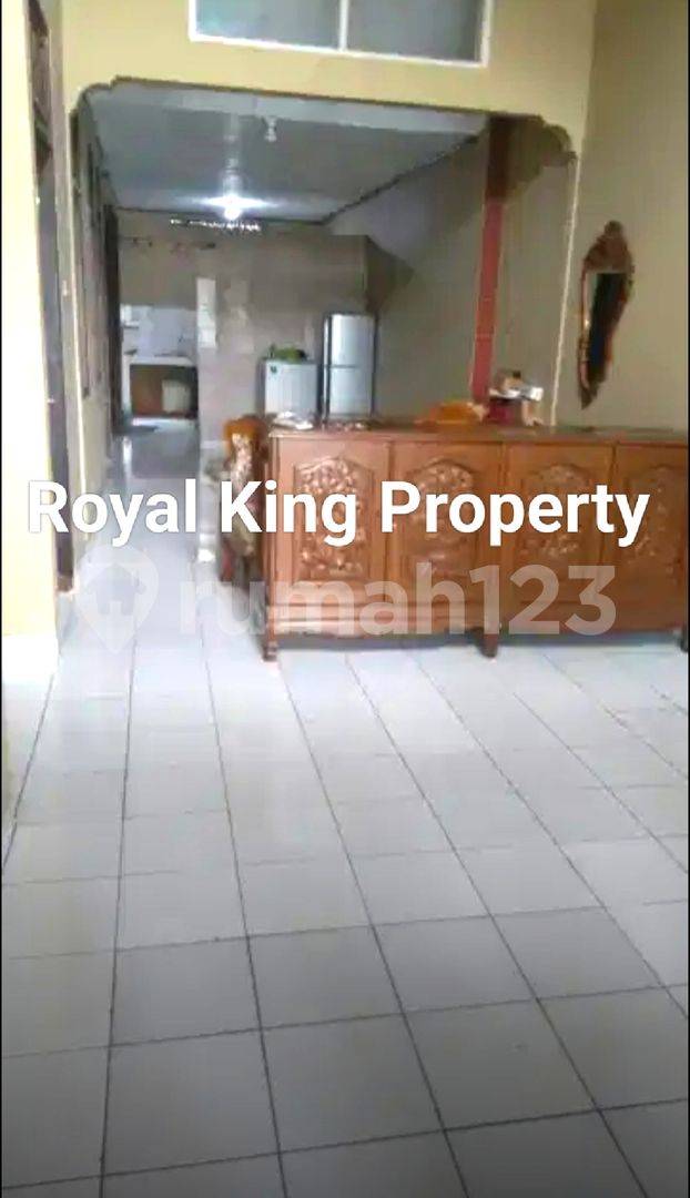 Spacious 2-Story House in Banjar Wijaya with Multiple Amenities