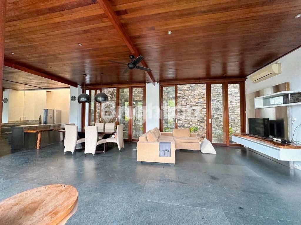 Modern Open-Concept Villa in Sanur, Denpasar - Beachside Location