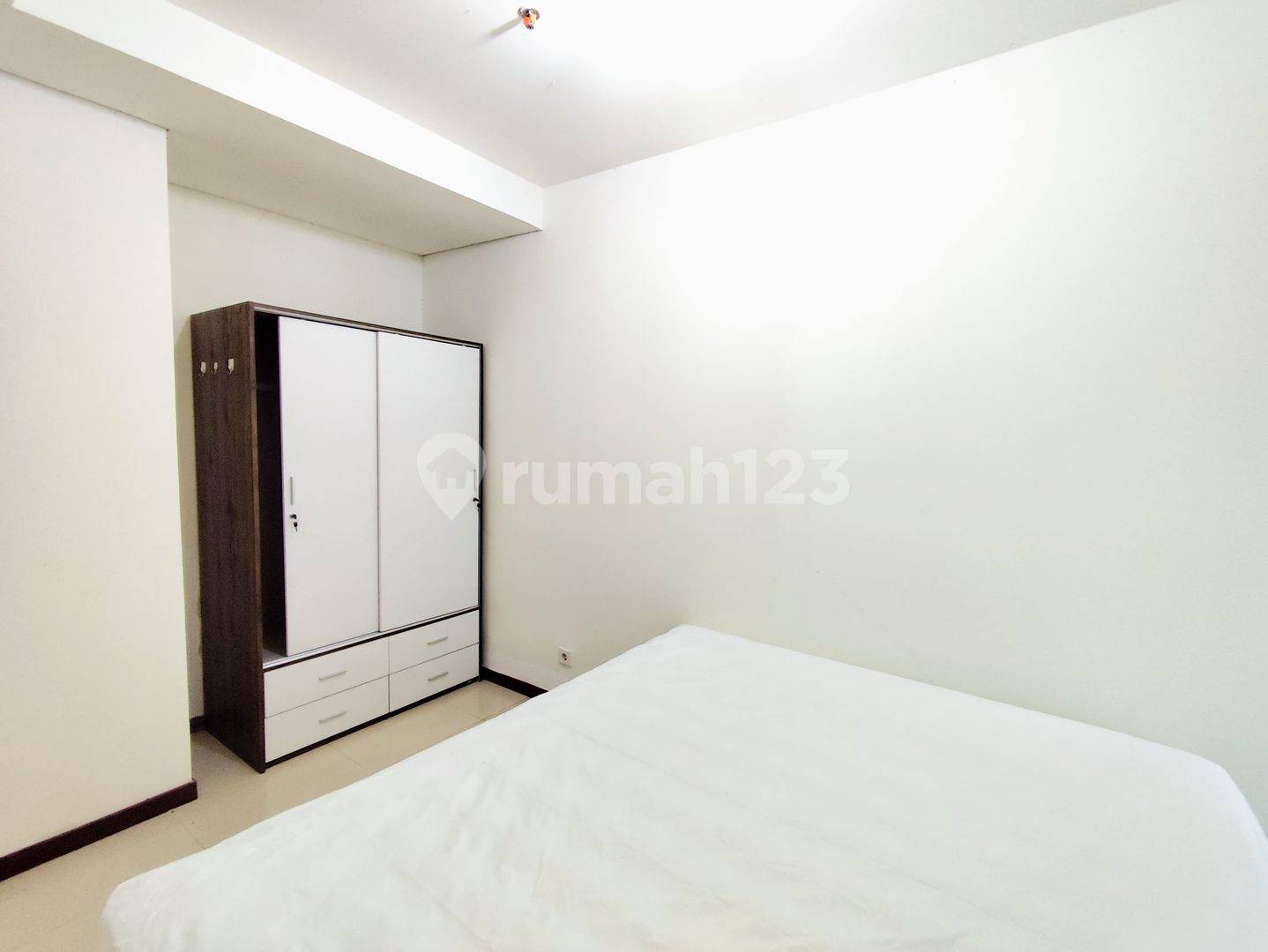 Green Bay Pluit Apartment with Multiple Facilities