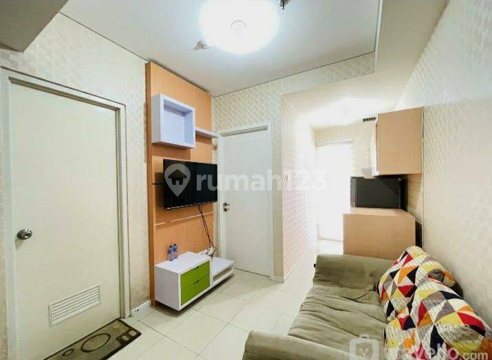1 Bedroom Apartment Near Unpar with Cool Air and Culinary Spots