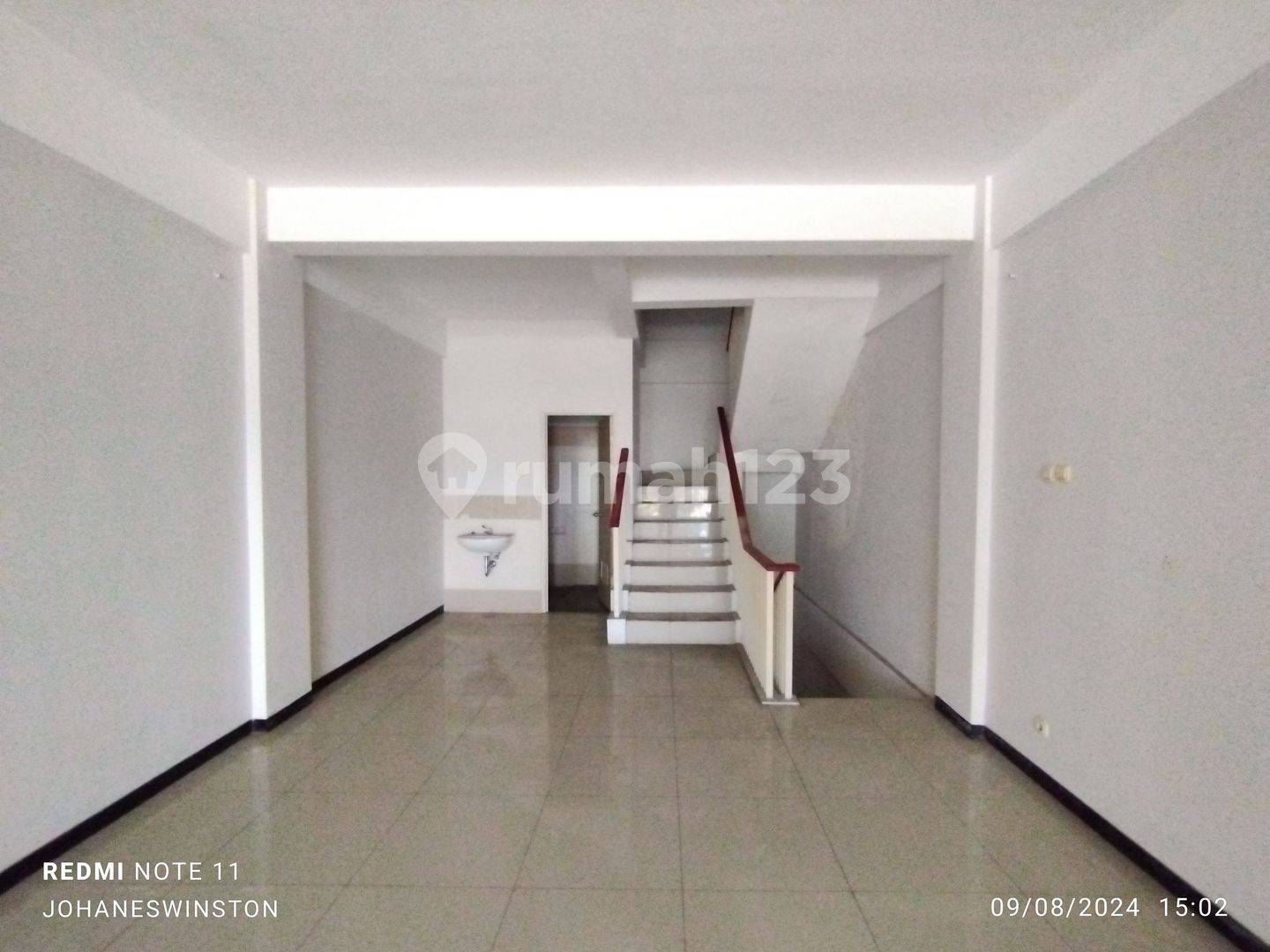 4-Story Commercial Shophouse for Rent in Rungkut Industrial Area