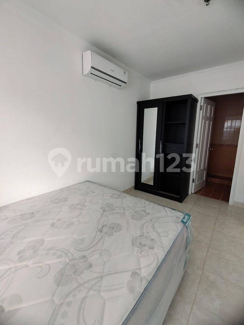 Comfortable 2BR Apartment in Frenchwalk MOI, Kelapa Gading
