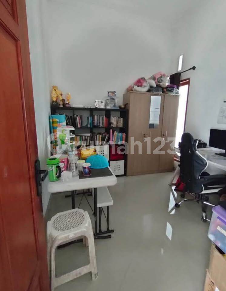 2-Story House in Kerobokan, Muding - 3 Bedrooms, Strategic Location