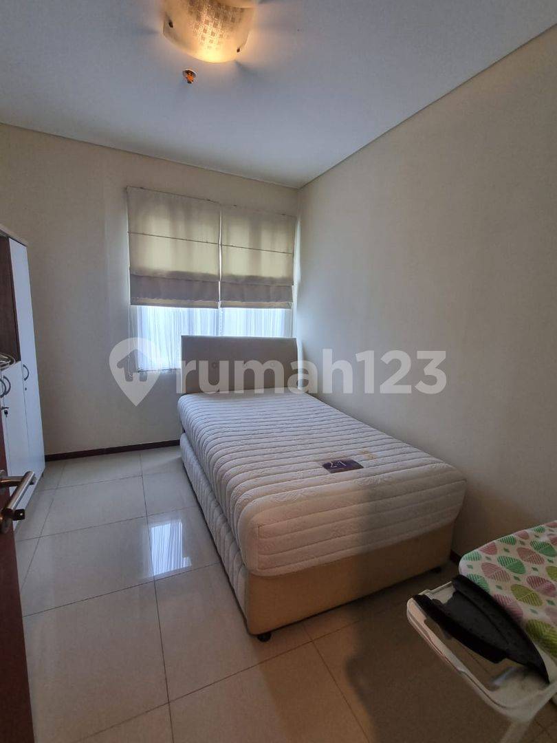 3 Bedroom Apartment in Thamrin Residence, Fully Furnished