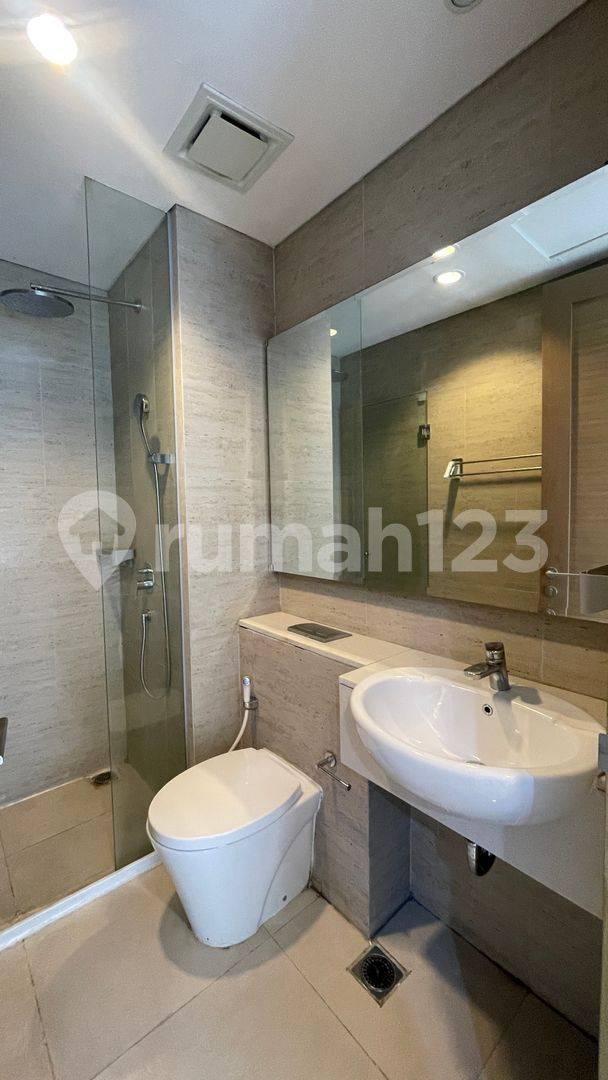 High Floor Apartment with Pool View and Extensive Facilities