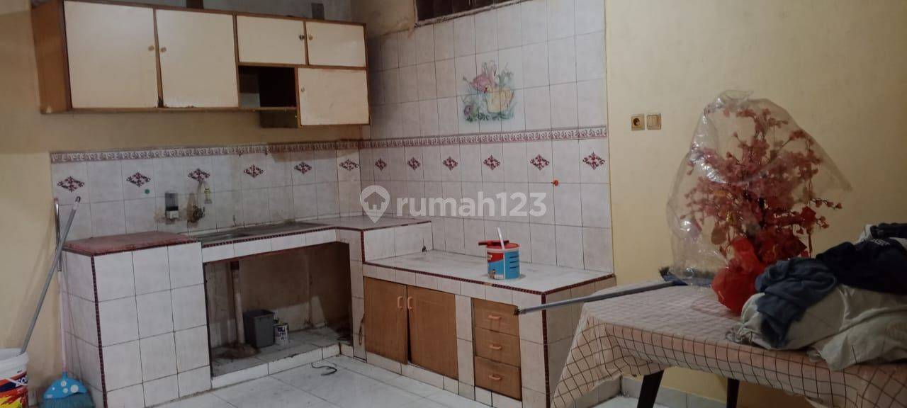 Телук Гонг стратегиялық орналасқан үй 5x16м² 1.5 қабат