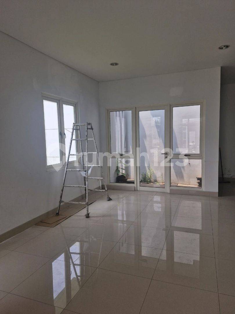Spacious Family Home with 4 Bedrooms and Convenient Location