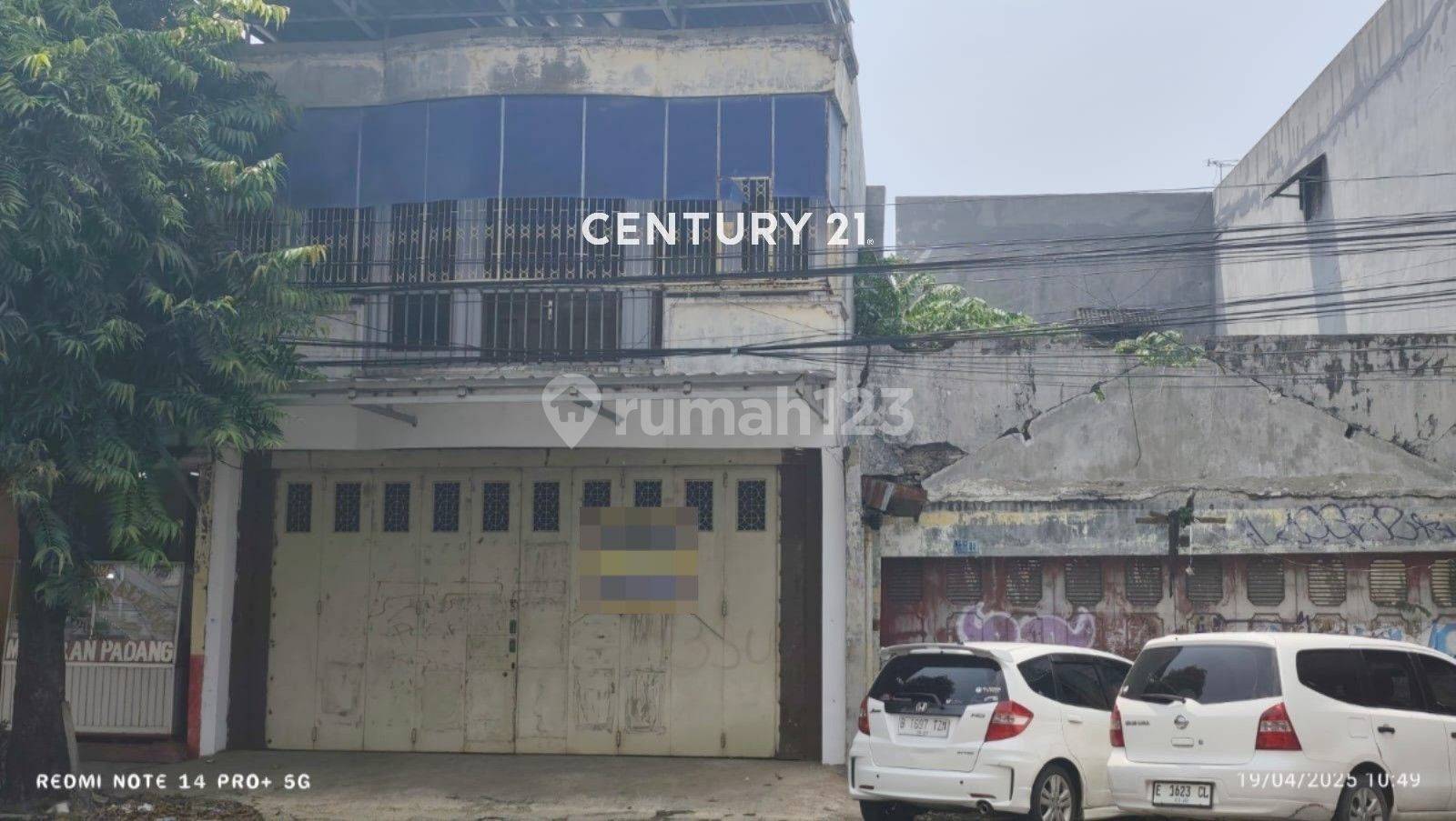 Strategic Location Property with Multiple Rooms