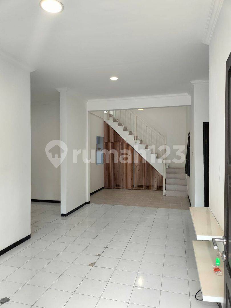 Spacious 2-Bedroom House with Modern Finishes