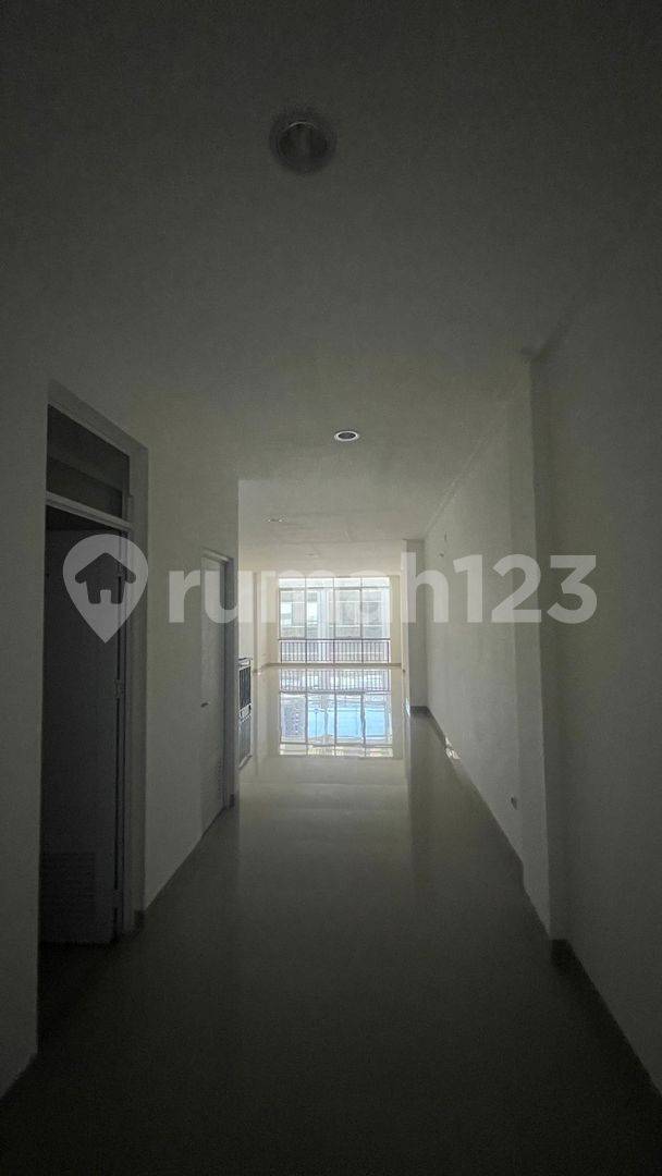 3-Story Property, 4.5x16.25 Size, Ready to Move In