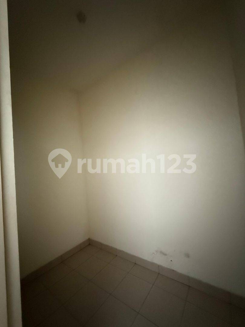 For Rent 5-Bedroom House In Residence One Very Cheap