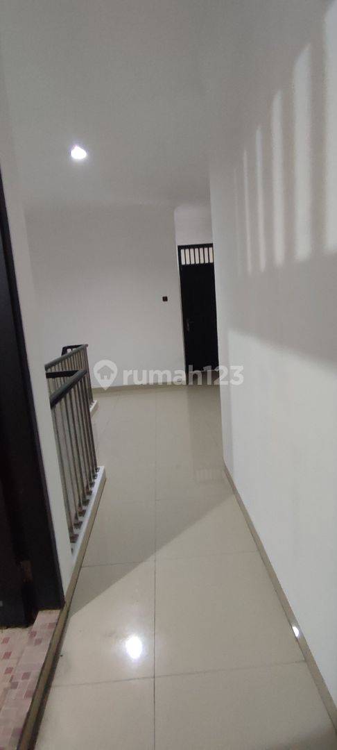 Spacious 2-Story House near Cawang Station in Tebet, Jakarta Selatan