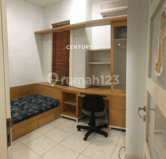 Strategic Location with Clean and Safe Environment Near Key Facilities