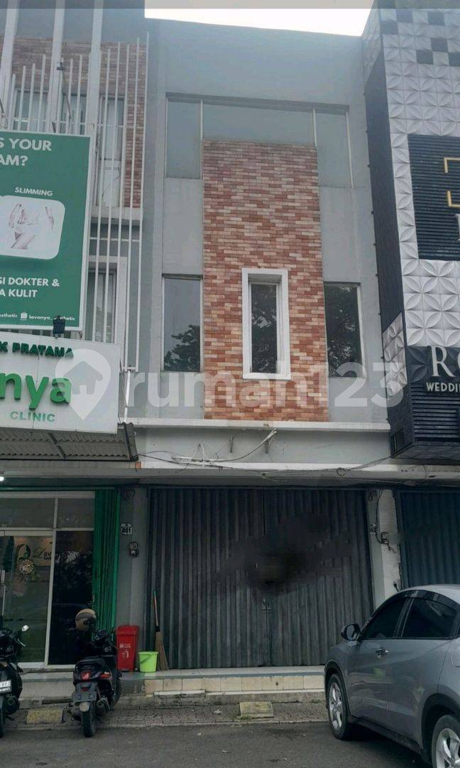 Strategic Shop House Near Modernland Market