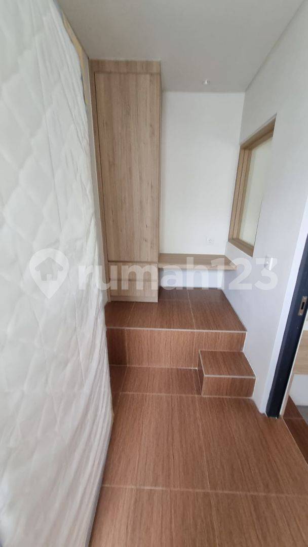 Modern 3-Bedroom Townhouse with Designer Features