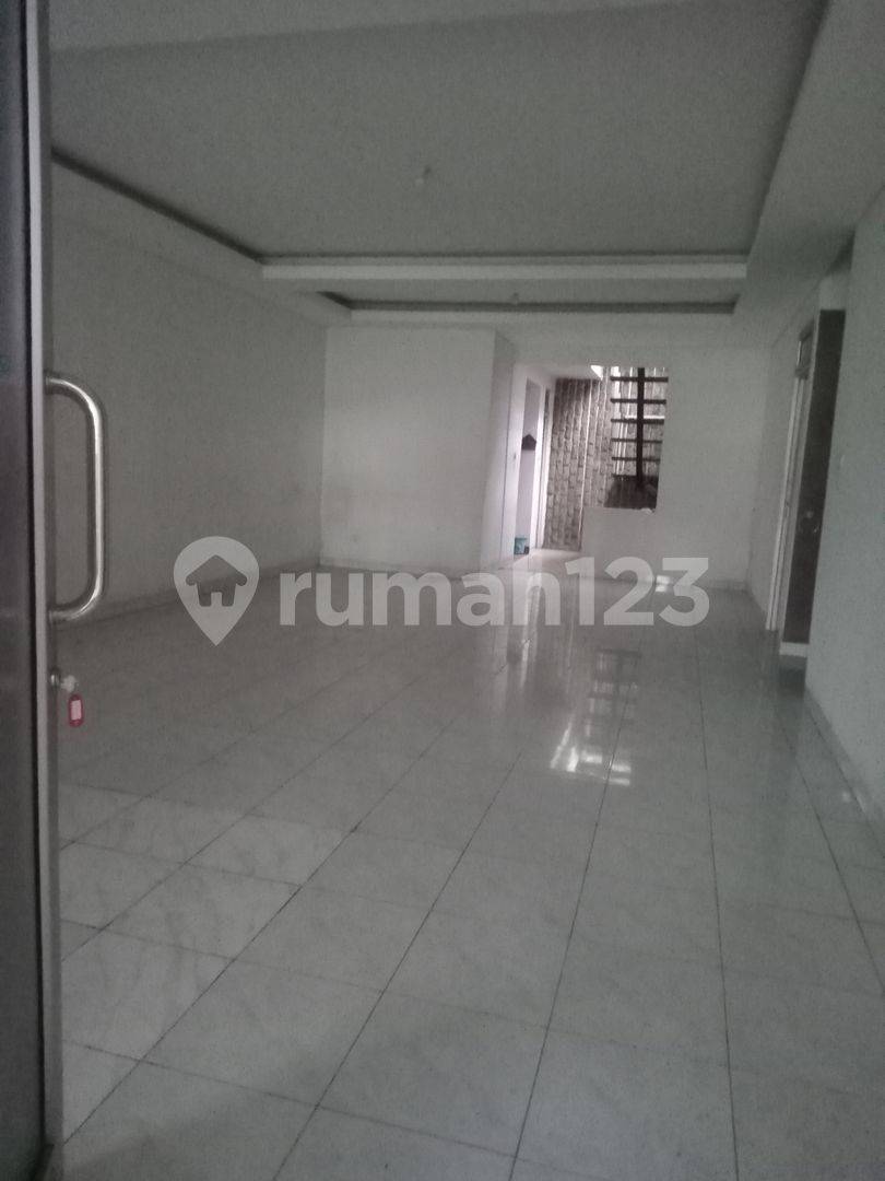 Spacious 1-Floor House in Taman Permata Lippo Karawaci, Tangerang
