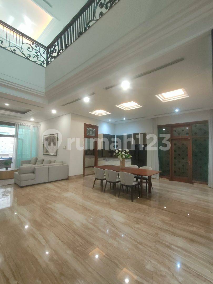 Luxurious Graha Famili House - Fully Furnished, Premium Finish