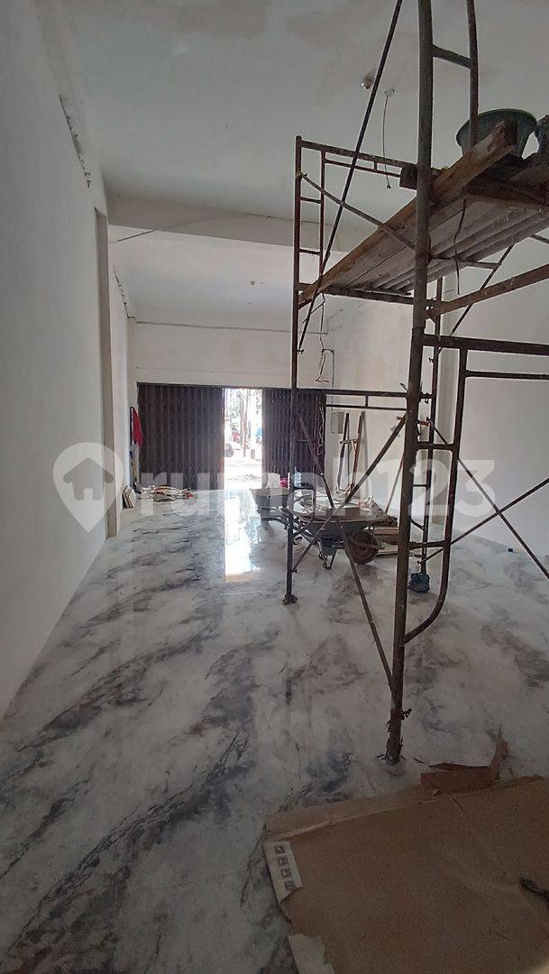 3-Story Commercial Building for Rent on MT Haryono Street, Semarang