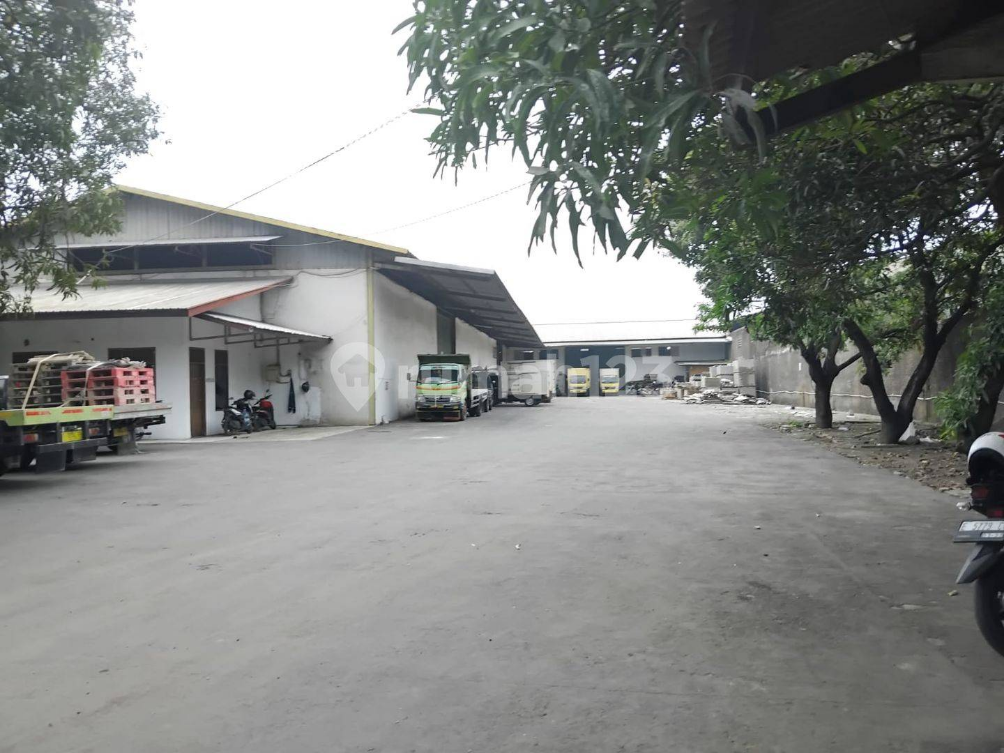 Large Warehouse with Office Space for Rent