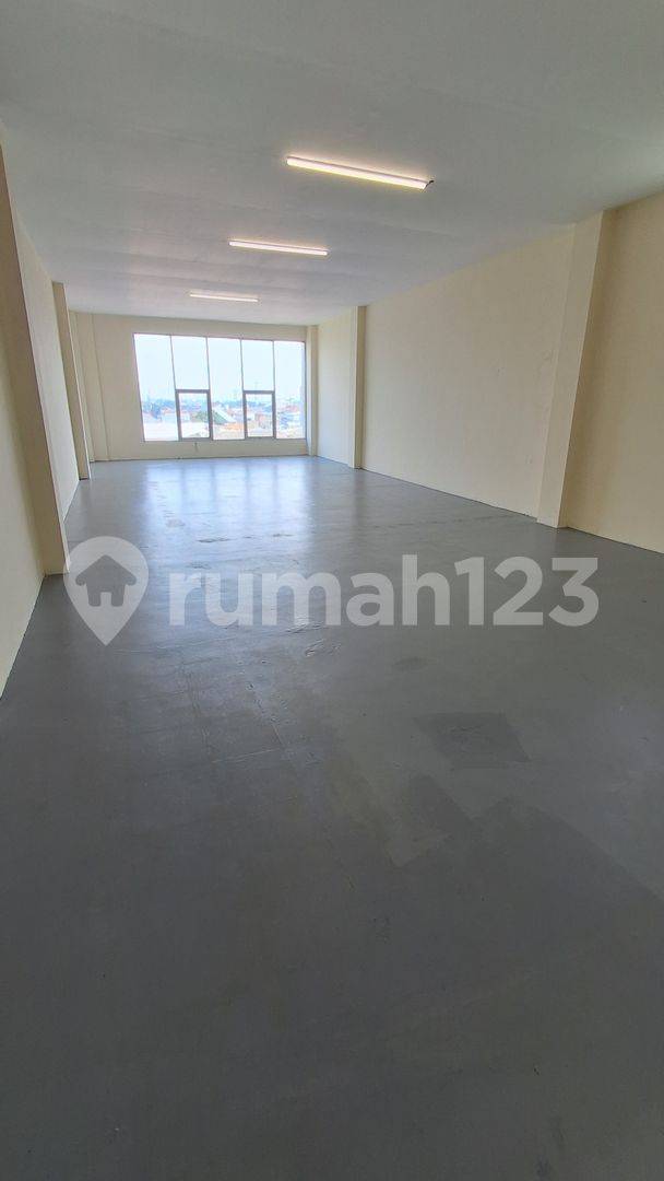 3-Story Commercial Building - Strategic Location, Newly Renovated