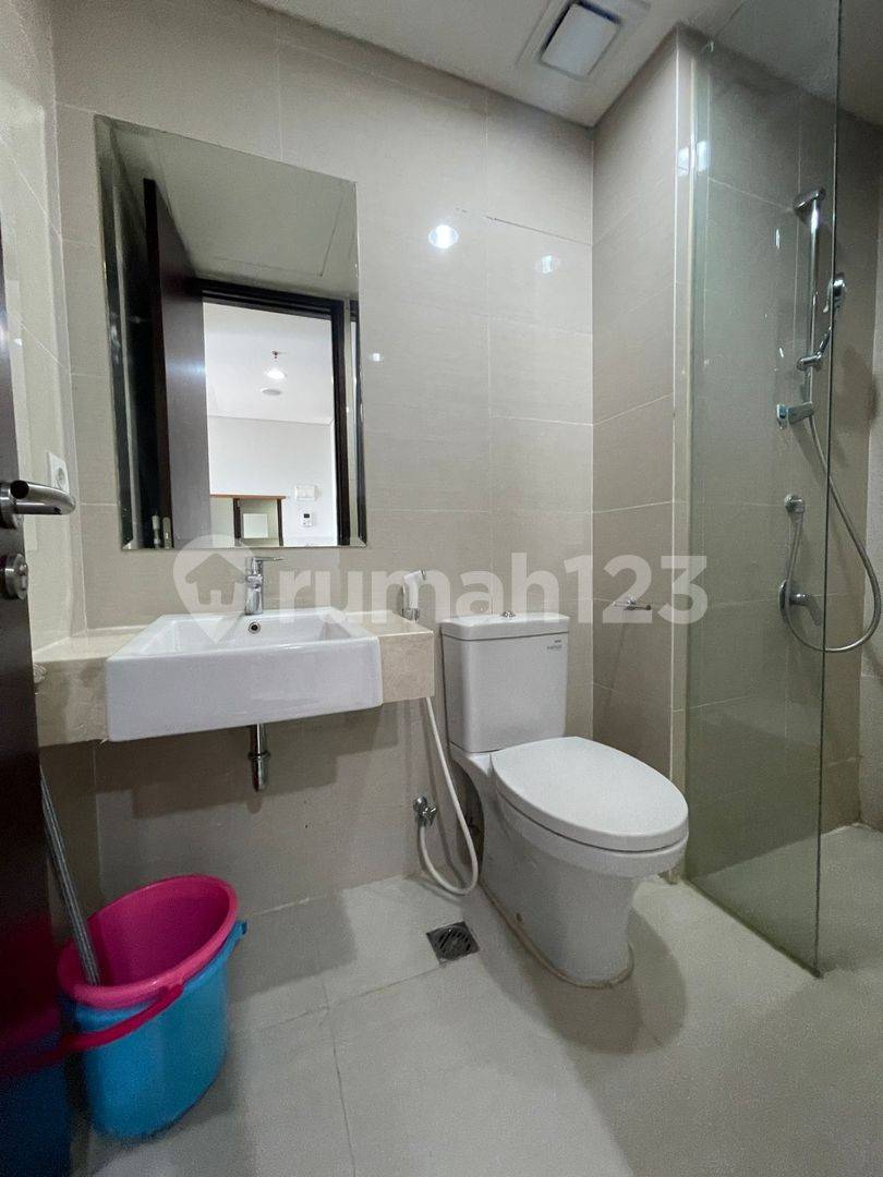 1 Bedroom Apartment at Puri Mansion, City View