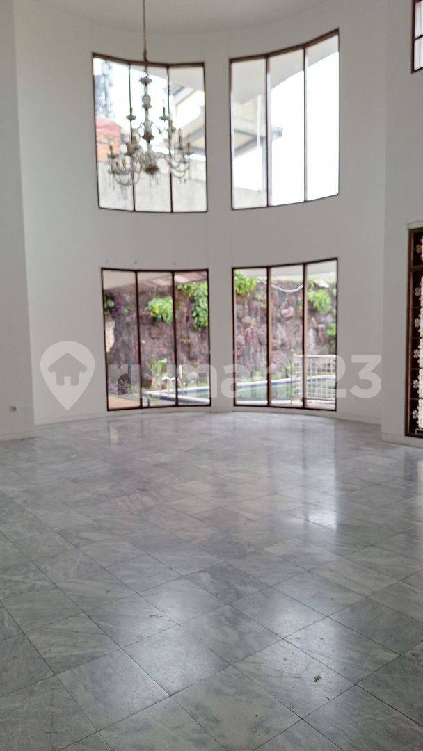 Spacious Multi-Level Property Near Cilandak Town Square
