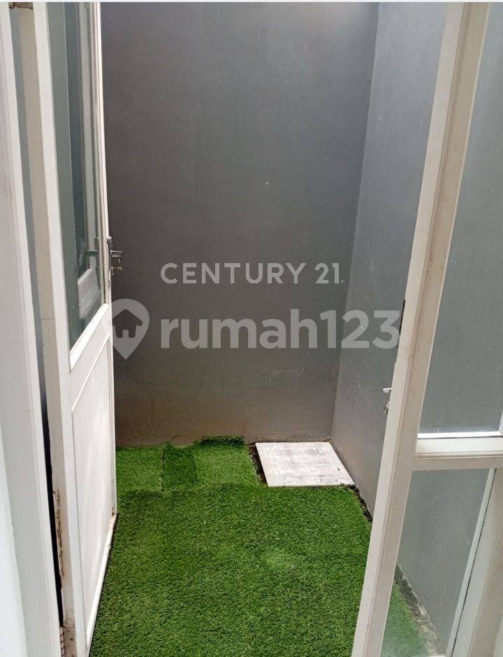 2 Bedroom House with Kitchen Set, Furnished, Near Grage Mall