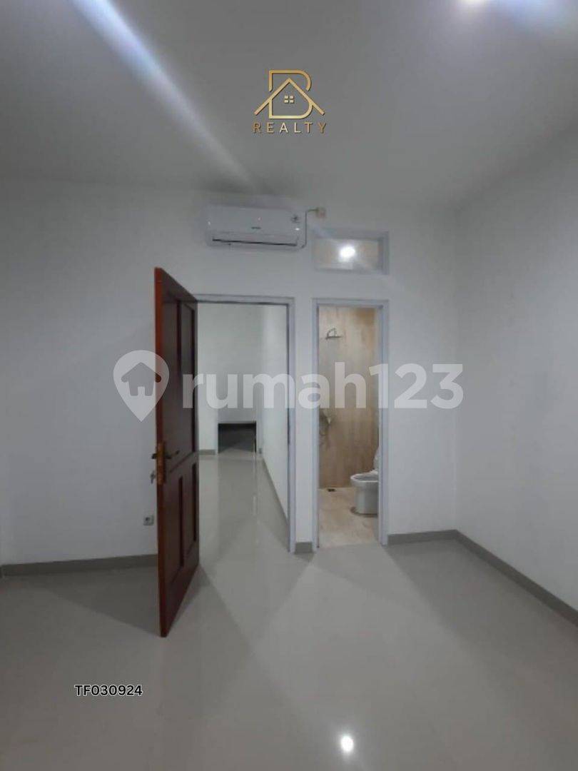 Горячая аренда: 2 новых дома в Raffles Hills, Cibubur - Полностью оборудованы