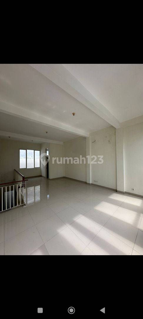 Ruko Bizhome 2 Lt di Pakuwon City - Surabaya Timur