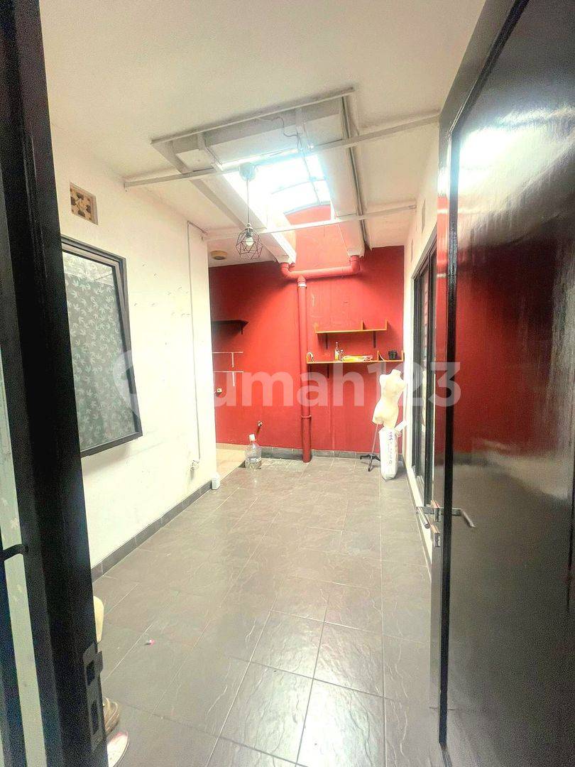 Minimalist 1-Story House in Graha Raya Bintaro with 3 Bedrooms