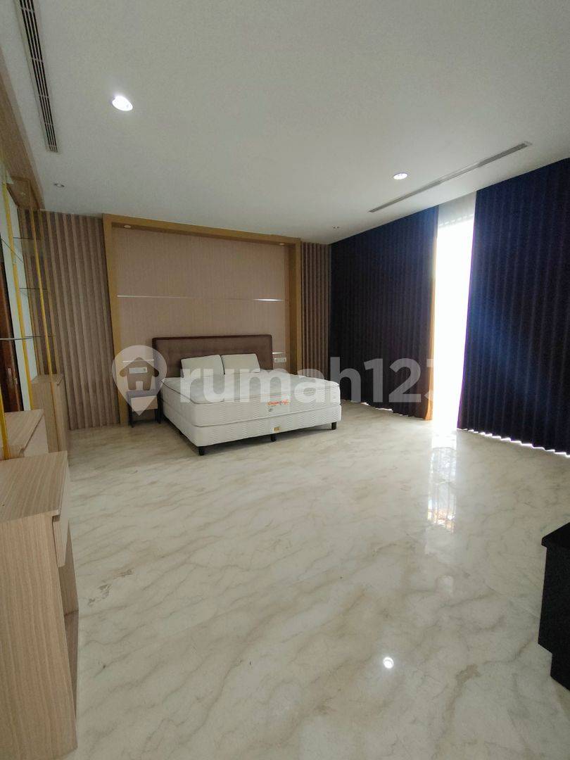 Luxury Furnished House with Golf Course View and Garden Pool