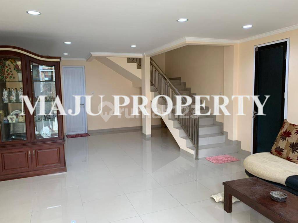 Spacious Property in Taman Laguna Cibubur Near Multiple Amenities