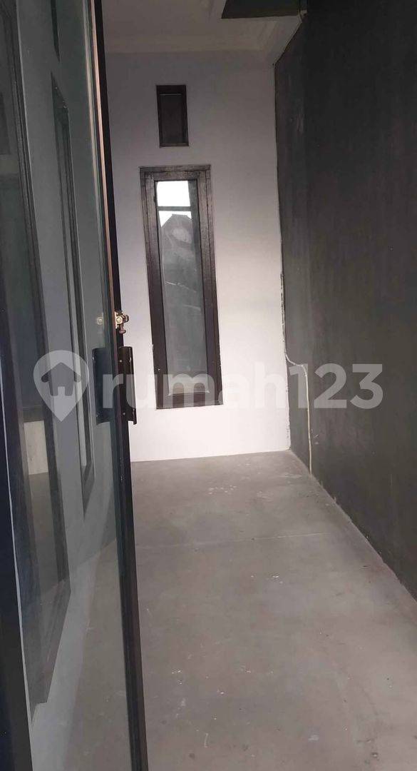 Strategic Location Near Beach with AC and Water Heater