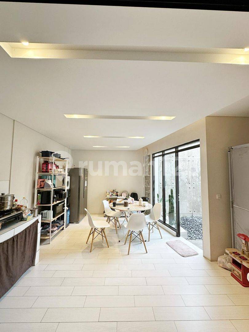 2-Story House with 3 Bedrooms, Fully Furnished