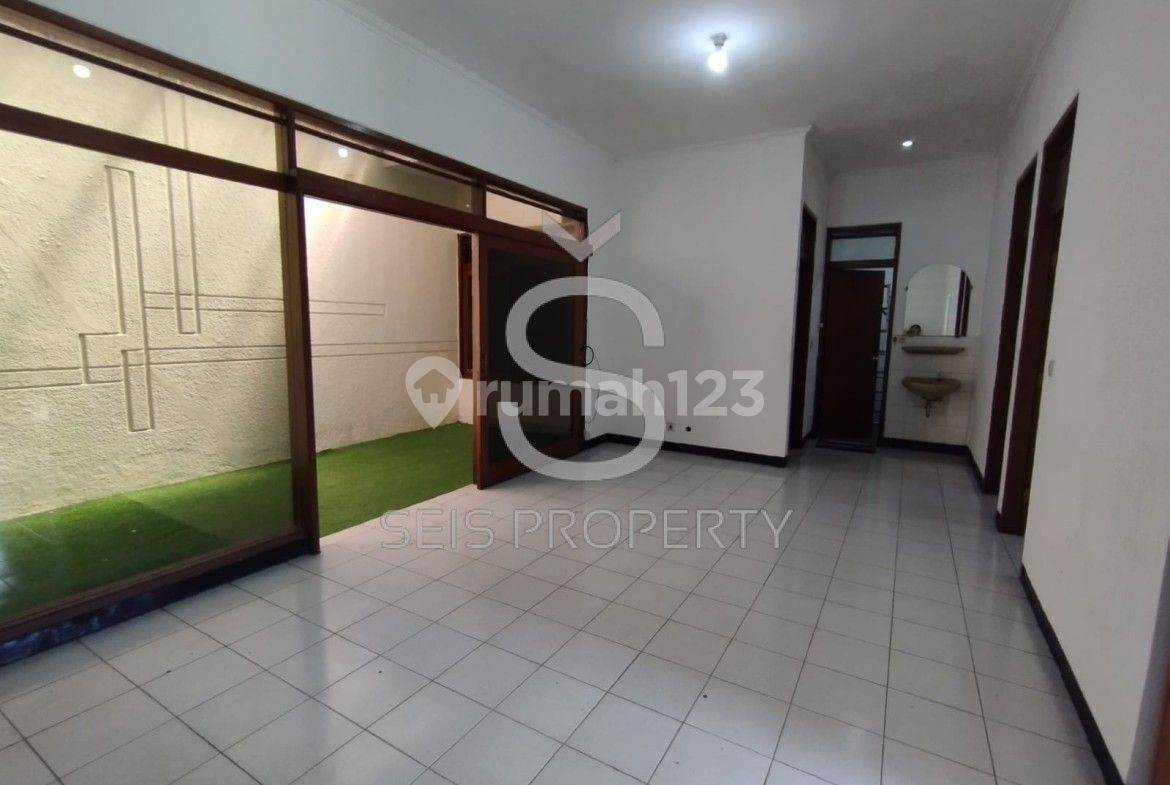 3+1 Bedroom Property with Garage and Carport