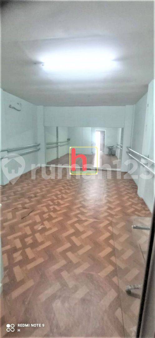 Ruko в оренду в Таман Палем Лестарі - 3 поверхи, 4.25x25м