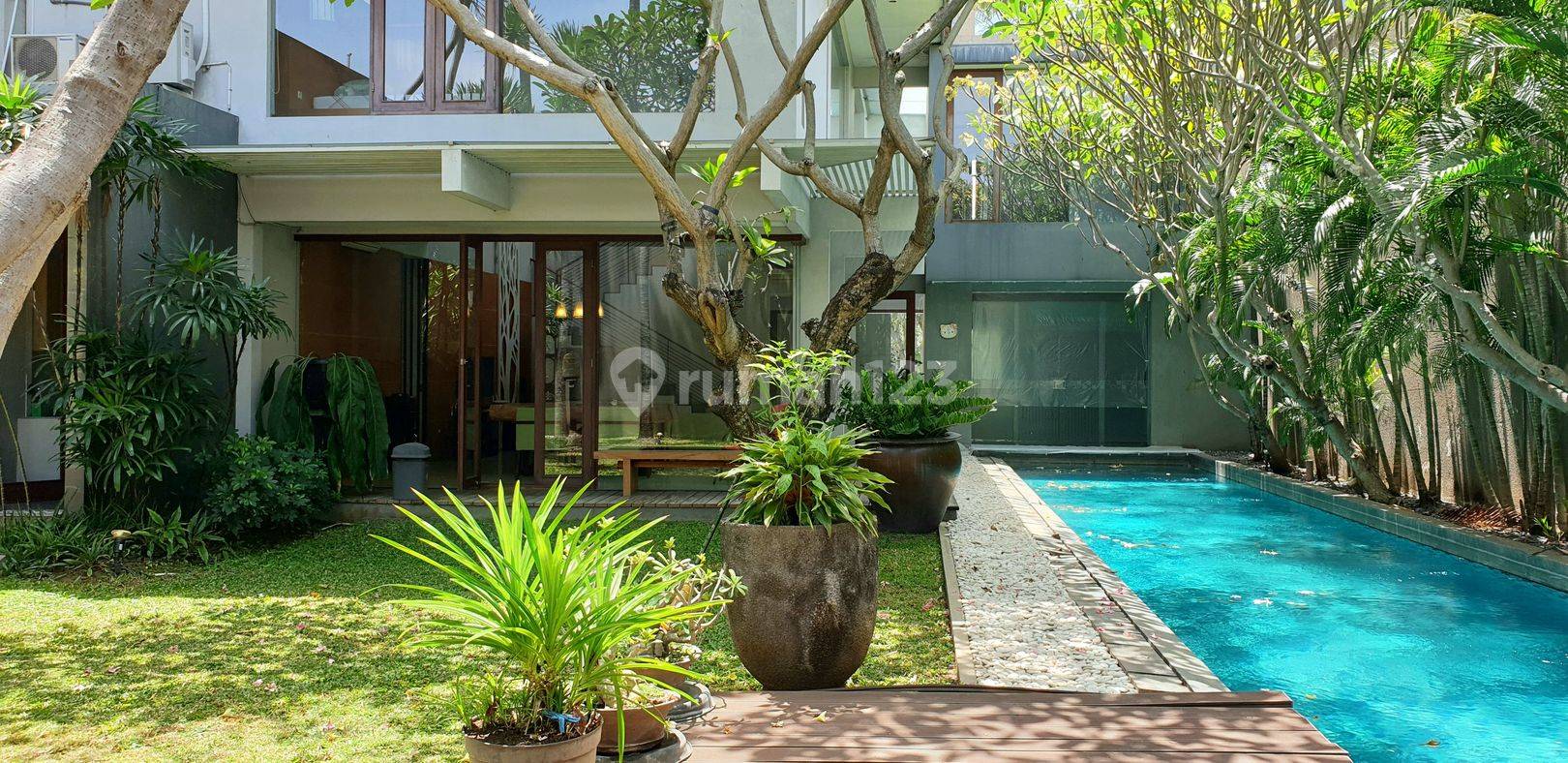 Luxury 2-Bedroom Villa with Pool and Garden