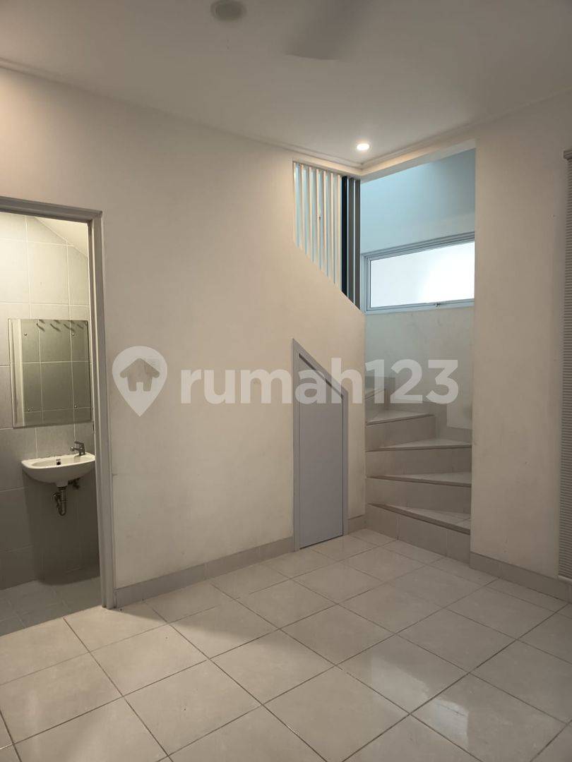Furnished 3-Bedroom House in Gading Serpong with Melody Lake Proximity
