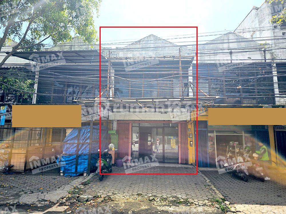 Strategic Location Property Suitable for Various Businesses