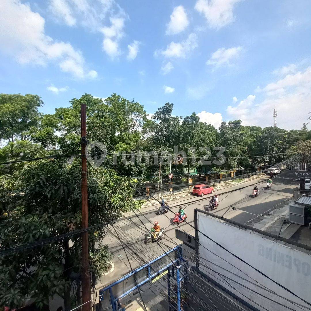 Commercial Space for Rent - Strategic Location, Versatile Use