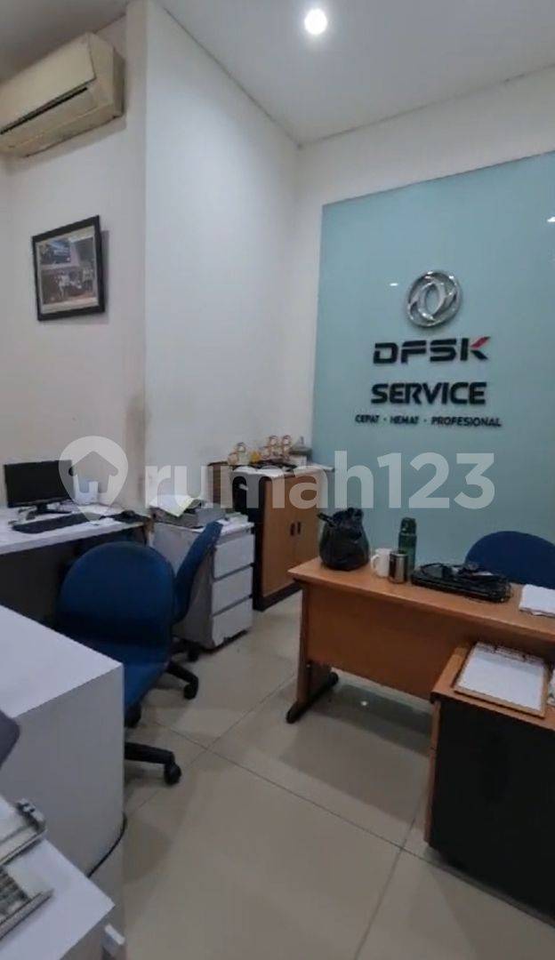 2-этажный дом в Pluit Permai с гаражом