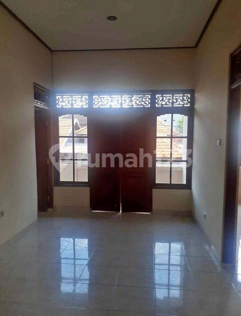 3 Bedroom House with Terrace and Garage