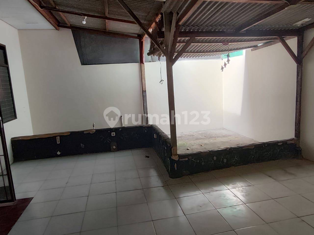 1-Floor House in Griya Permata Tangerang with 2+1 Bedrooms